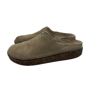 Lucky Brand Beige Tan Suede Leather Sherpa Lined Clogs size 8